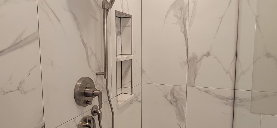 marble white tile bathroom